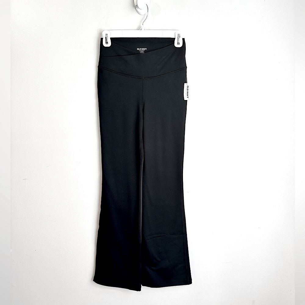 NWT Old Navy Extra High-Waisted CloudComfy Boot-Cut Leggings Black Jack Size SP - Picture 2 of 15